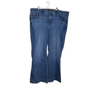 Torrid Bombshell Flare Premium Stretch Blue Jeans Size 24R